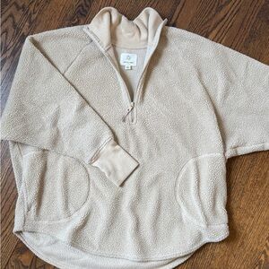Offline by Aerie Cream// Oatmeal Sherpa 1/4 zip pullover